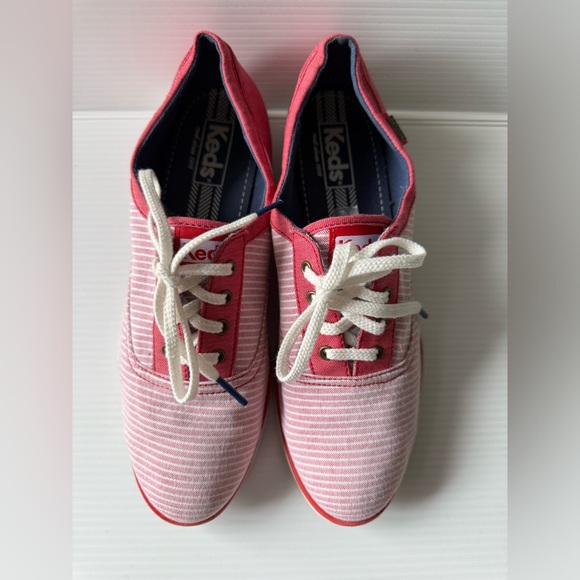 Women's Keds Sneakers, Red and White, Size 7.5 - Picture 4 of 8